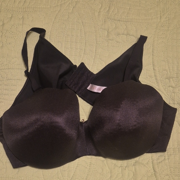 Cacique Black Full-Coverage Bra with Molded Cups - Picture 1 of 3